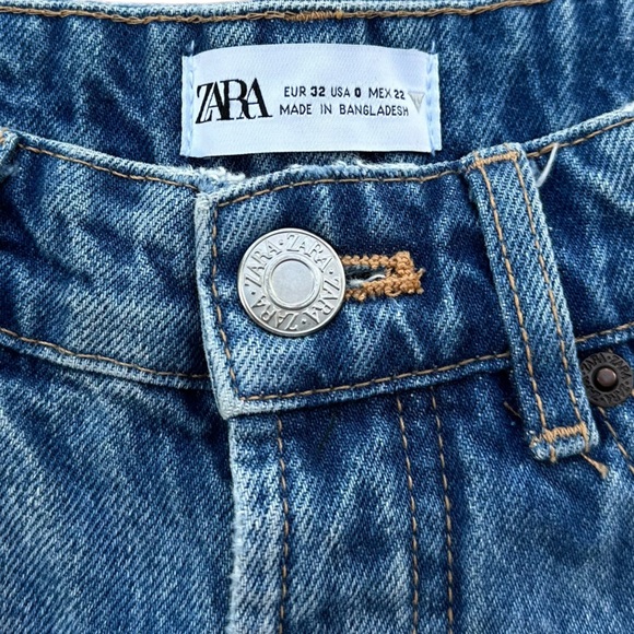 Zara Daisy Dukes size 0 - Picture 2 of 5